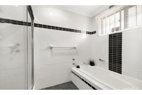 Property photo of 19 Kelburn Place Airds NSW 2560