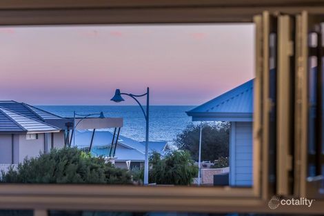 Property photo of 25 Whitehorses Drive Burns Beach WA 6028