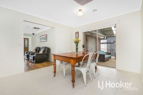 Property photo of 27 Oakland Drive Hampton Park VIC 3976