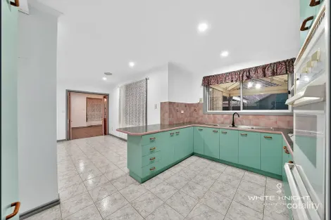 Property photo of 26 Sunbird Crescent Hoppers Crossing VIC 3029