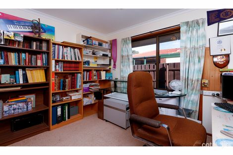 18 Rebecca Dr, Sale, VIC 3850