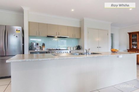 Property photo of 8 Hazeldene Way Rosebud VIC 3939