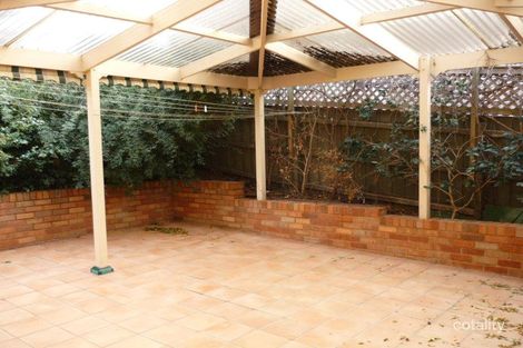 Property photo of 21 Dunlop Crescent Mill Park VIC 3082