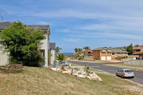 14 Copper Valley Cl, Caves Beach, NSW 2281