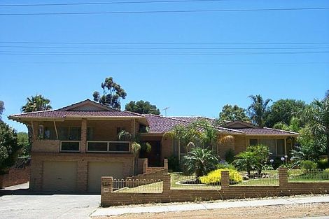 114 Lesmurdie Rd, Lesmurdie, WA 6076