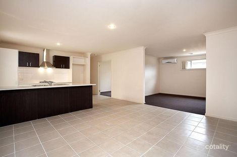 Property photo of 23 Cascade Way Pakenham VIC 3810