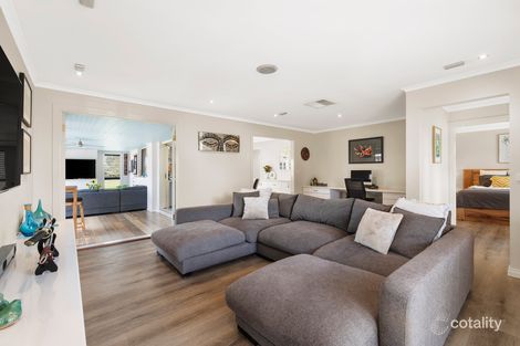Property photo of 8 Tooth Court Mill Park VIC 3082