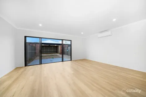 Property photo of 11 Aviana Walk Wyndham Vale VIC 3024