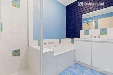 Property photo of 2/38 Julier Crescent Hoppers Crossing VIC 3029