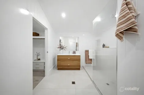 Property photo of 49 Albany Road Hyde Park QLD 4812