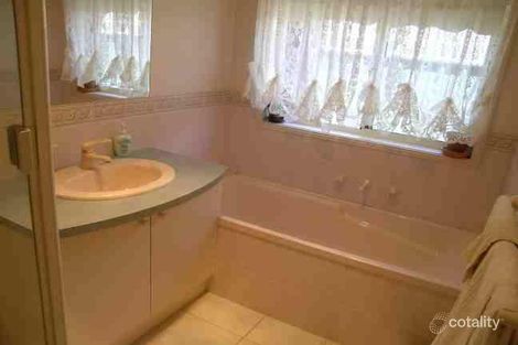 1 Ellesmere Tce, Strathdale, VIC 3550