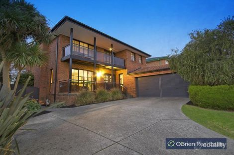 Property photo of 19 Huxley Crescent Endeavour Hills VIC 3802