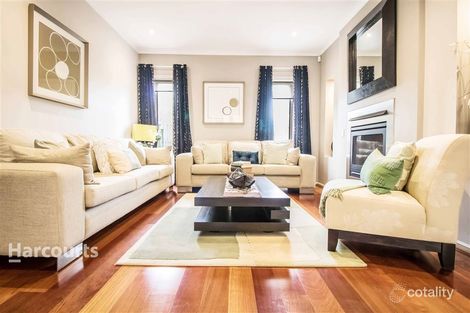 Property photo of 5 Selwyn Close Caroline Springs VIC 3023