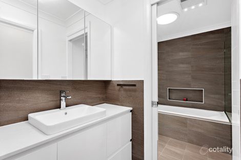 Property photo of 2/14 Merimbula Close Flinders NSW 2529