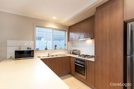 Property photo of 19 Grassbird Drive Point Cook VIC 3030