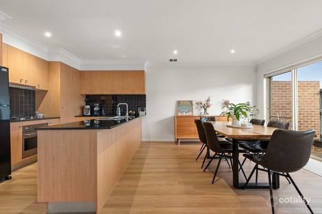 Property photo of 27 Wentworth Drive Taylors Lakes VIC 3038