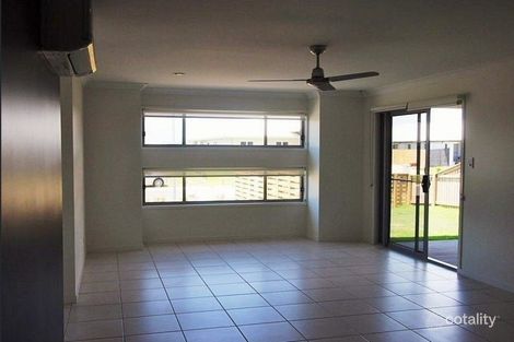 Property photo of 1/18 Benarid Drive Ooralea QLD 4740