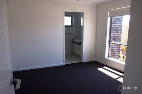 Property photo of 1/18 Benarid Drive Ooralea QLD 4740