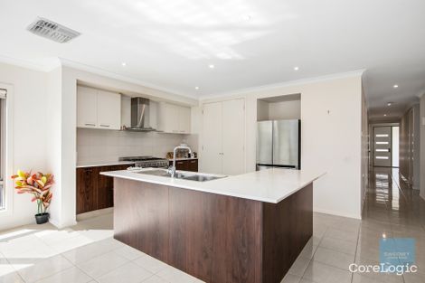 Property photo of 27 Aria Boulevard Fraser Rise VIC 3336