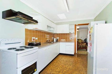 Property photo of 4 Panorama Parade Berkeley Vale NSW 2261