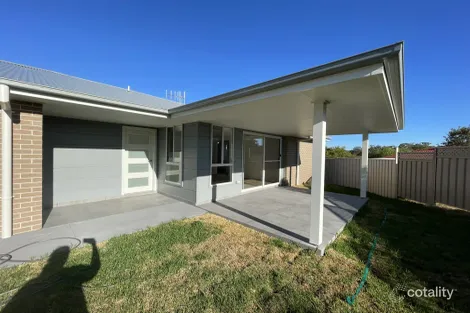 2/12 Grandis Pde, Taree, NSW 2430