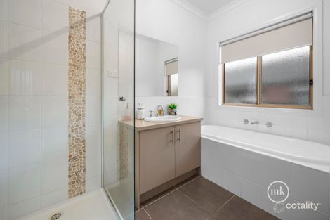 Property photo of 10 Merrijig Crescent Doreen VIC 3754