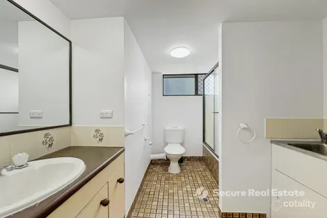 Property photo of 2/61 Depper Street St Lucia QLD 4067