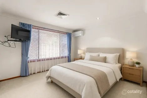 Property photo of 17 Mackay Close Bundall QLD 4217