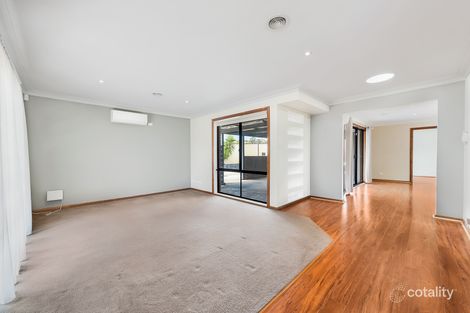 Property photo of 16 Navarre Drive Cranbourne West VIC 3977