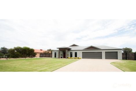 2 Pinot Ct, Moama, NSW 2731