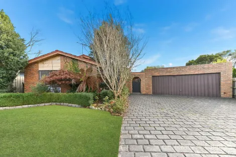 Property photo of 4 Aurea Court Narre Warren VIC 3805