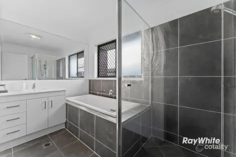 Property photo of 33 Eiger Street Holmview QLD 4207