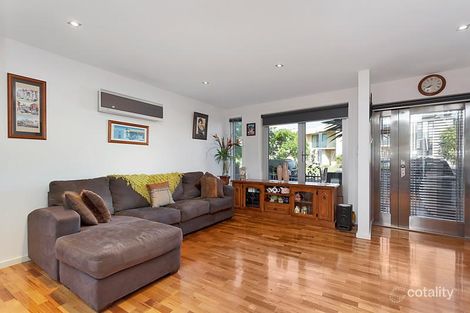 Property photo of 11 Sea Rush Street Maribyrnong VIC 3032