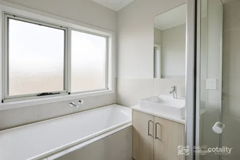 Property photo of 30 St Arnaud Road Eynesbury VIC 3338