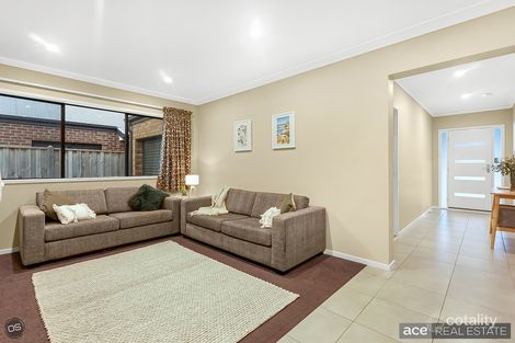 Property photo of 16 Kingsbridge Boulevard Williams Landing VIC 3027