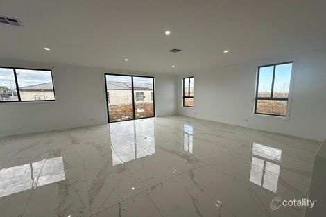 Property photo of 11 Ebb Drive Tarneit VIC 3029