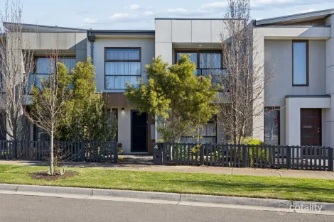 4 BLOOM ST, WERRIBEE, VIC 3030