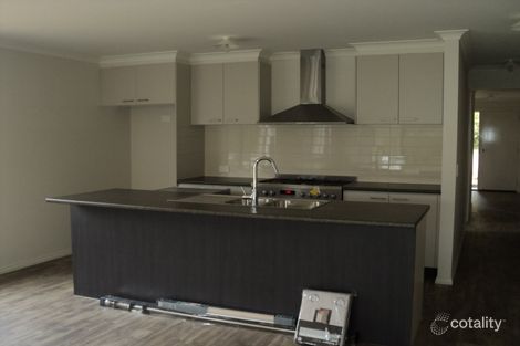 24 Urquhart St, Gordon, VIC 3345