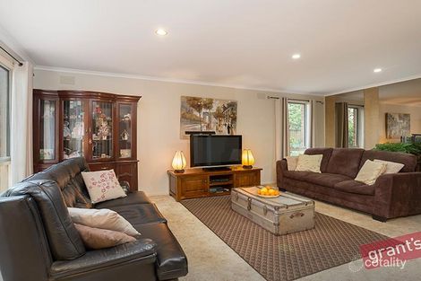 Property photo of 20 Ravensthorpe Crescent Narre Warren VIC 3805