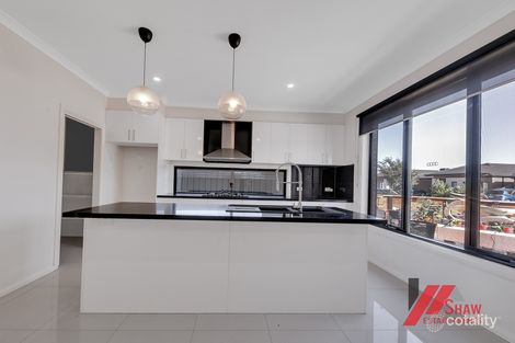 Property photo of 18 Radiance Street Tarneit VIC 3029