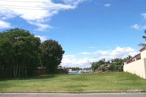 6 Runaway Bay Ave, Runaway Bay, QLD 4216