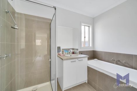 Property photo of 8 Fortitude Avenue Beveridge VIC 3753