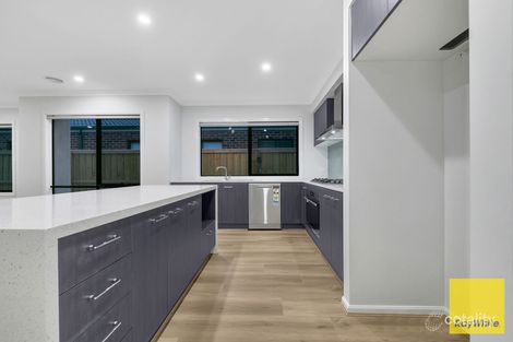 Property photo of 13 Webber Street Tarneit VIC 3029