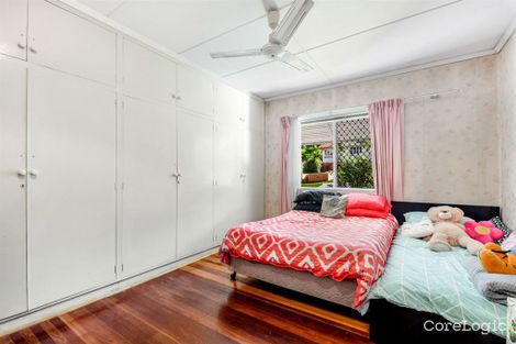 Property photo of 95 Holland Road Holland Park QLD 4121