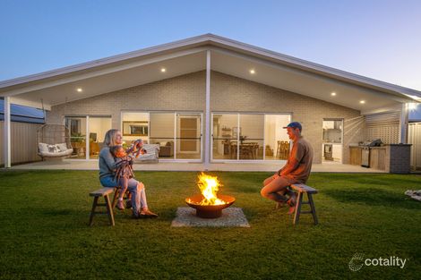 Property photo of 104 Albatross Way Old Bar NSW 2430