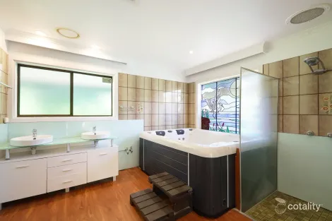 Property photo of 23 Winani Drive Ashmore QLD 4214