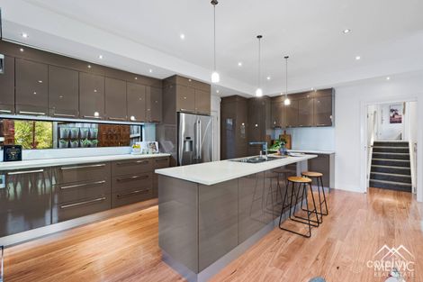 Property photo of 35 Kramer Drive Berwick VIC 3806