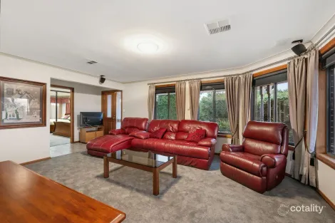 Property photo of 15 Bennett Close Aberfoyle Park SA 5159