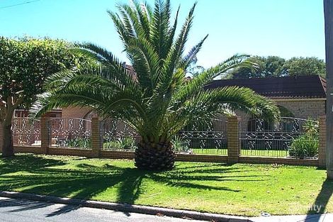 8 Clydesdale St, Alfred Cove, WA 6154