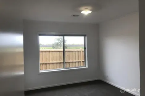 Property photo of 38 Hiskey Crescent Werribee VIC 3030